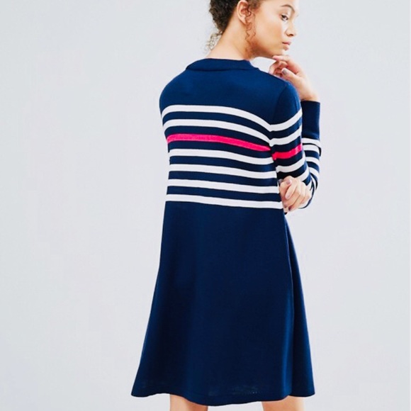 Very Demure ASOS Heart Sweater Dress SZ 4 - Picture 3 of 9